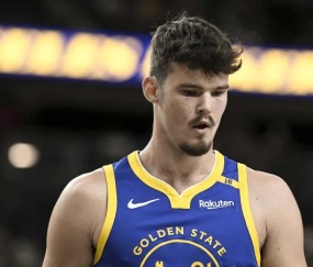 开云体育入口-波斯特全场出战11分钟9中2，三分6中1得到5分2板